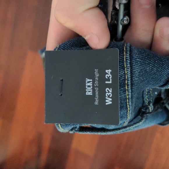 Relaxed straight, True religion jeans. (Waist 32 , length 34, never worn, new). - Picture 3 of 5